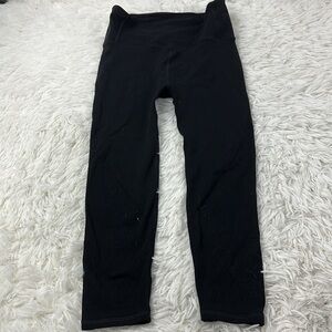 Lululemon Reveal Crop Interconnect *18" Black